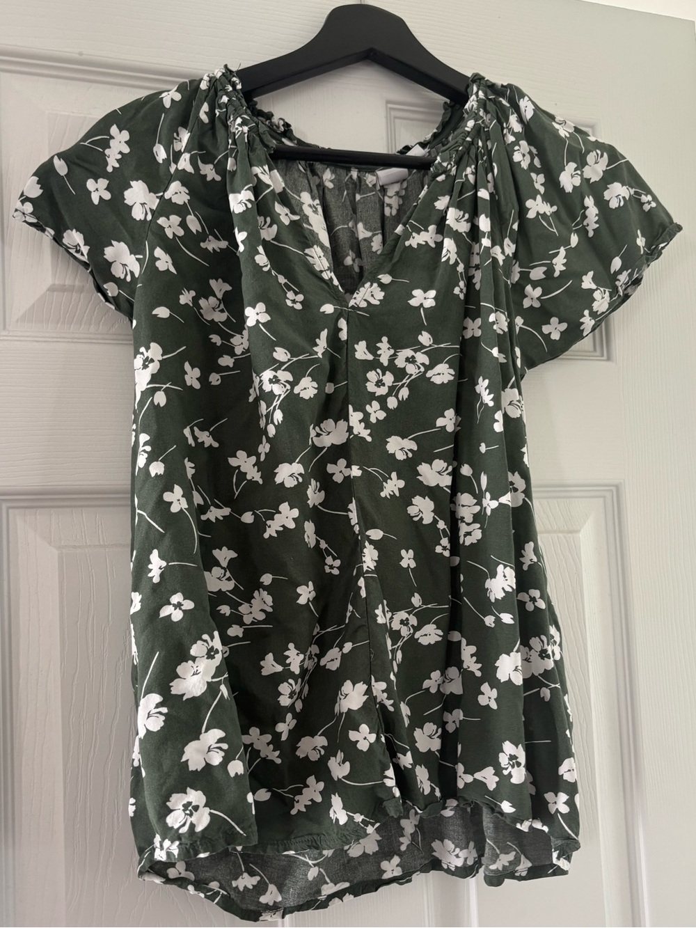 Women's Green Floral Short-Sleeve Top
